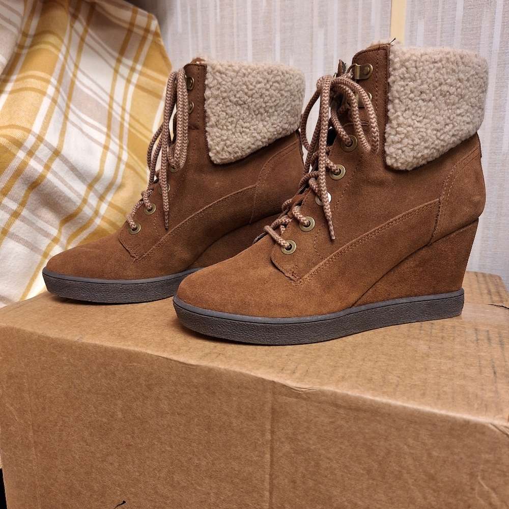 Easy Spirit Evolve Wedge Boots 8W
